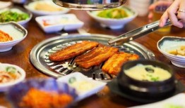 普陀山用餐爆料事件视频,游客遭遇“天价菜单”，真相曝光引热议