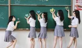 娱乐吃瓜酱女大学生毕业,娱乐吃瓜酱的青春回忆录