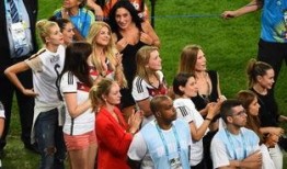 阿根廷球员太太团爆料视频