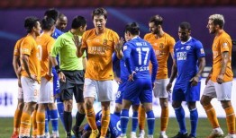 足坛最新爆料新闻直播在线观看,直播在线观看，揭秘赛场幕后风云