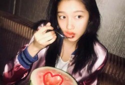 关晓彤娱乐吃瓜图片大全,盘点那些让人捧腹大笑的幕后花絮